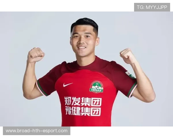 河南队钟义浩反跑接应，回敲后立刻插入禁区