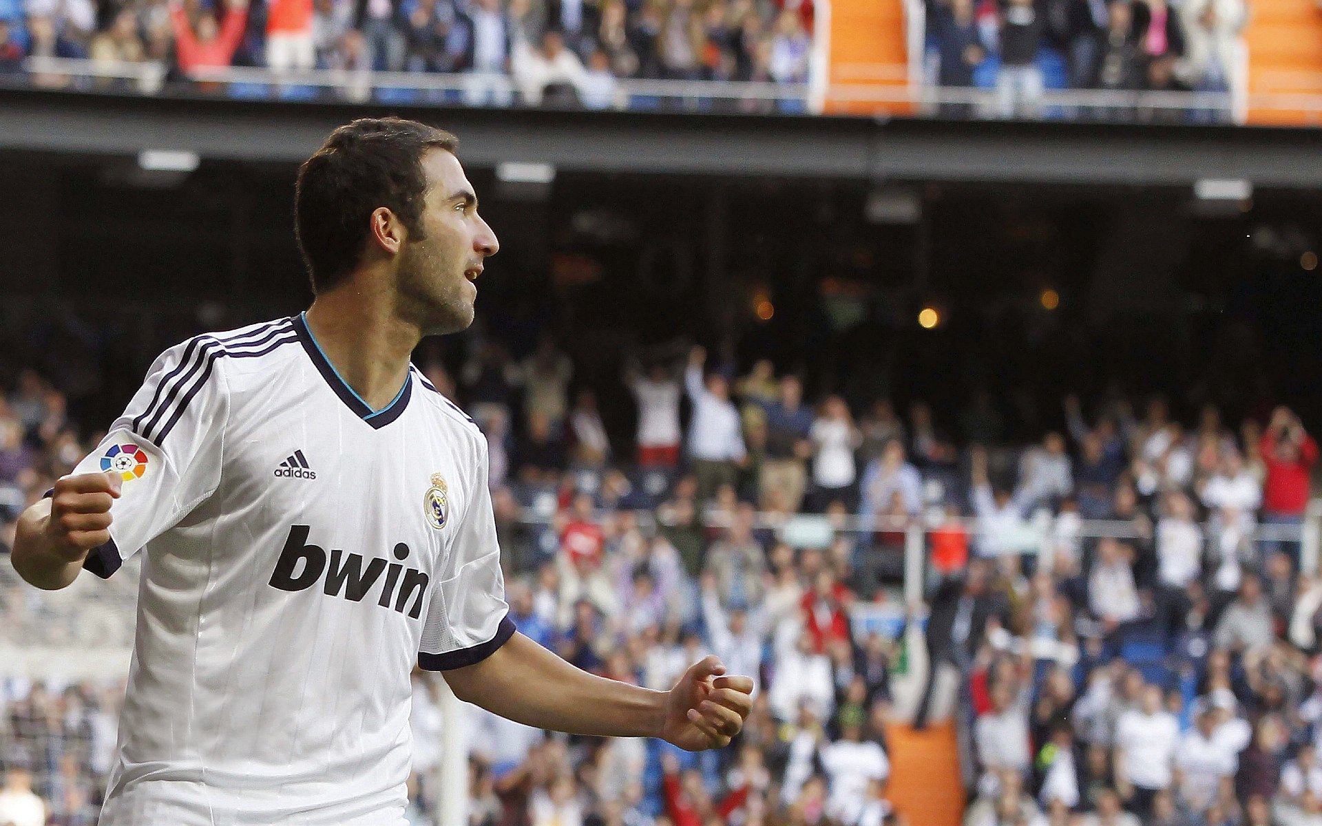 中超:青岛海牛主场力克武汉三镇 掌握保级主动权,中乙青岛海牛